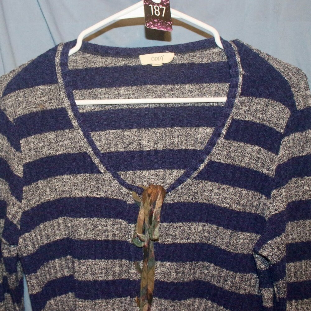 Oddy sz L layered look sweater top - Picture 2 of 4